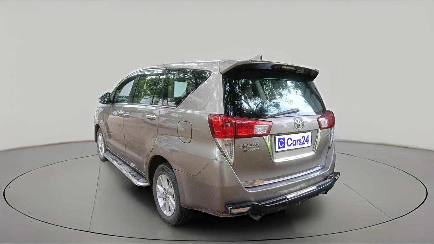 2018 Toyota Innova Crysta 2.4 VX 8 STR, Diesel, Manual, 1,94,331 km, exterior