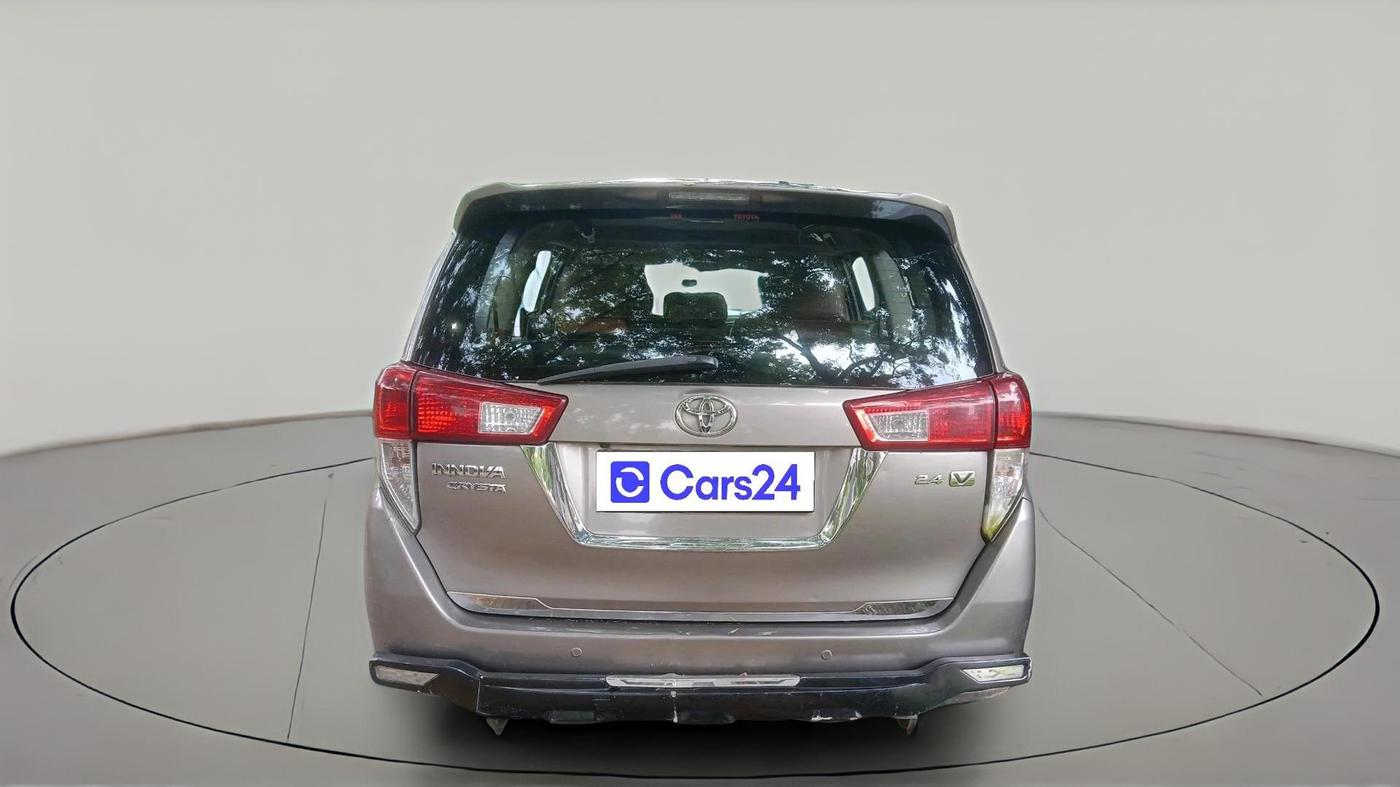 2018 Toyota Innova Crysta 2.4 VX 8 STR, Diesel, Manual, 1,94,331 km, exterior