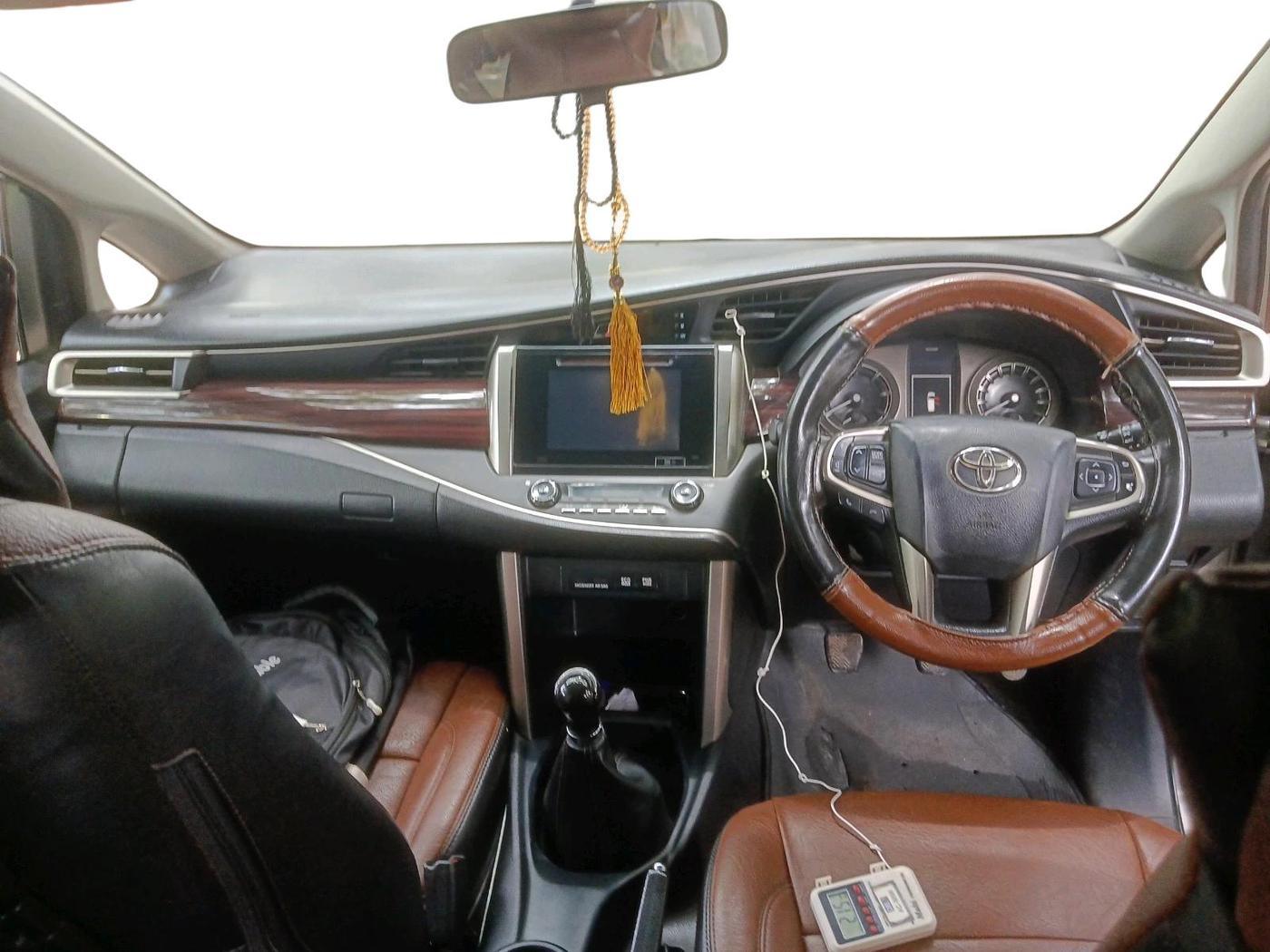 2018 Toyota Innova Crysta 2.4 VX 8 STR, Diesel, Manual, 1,94,331 km, interior