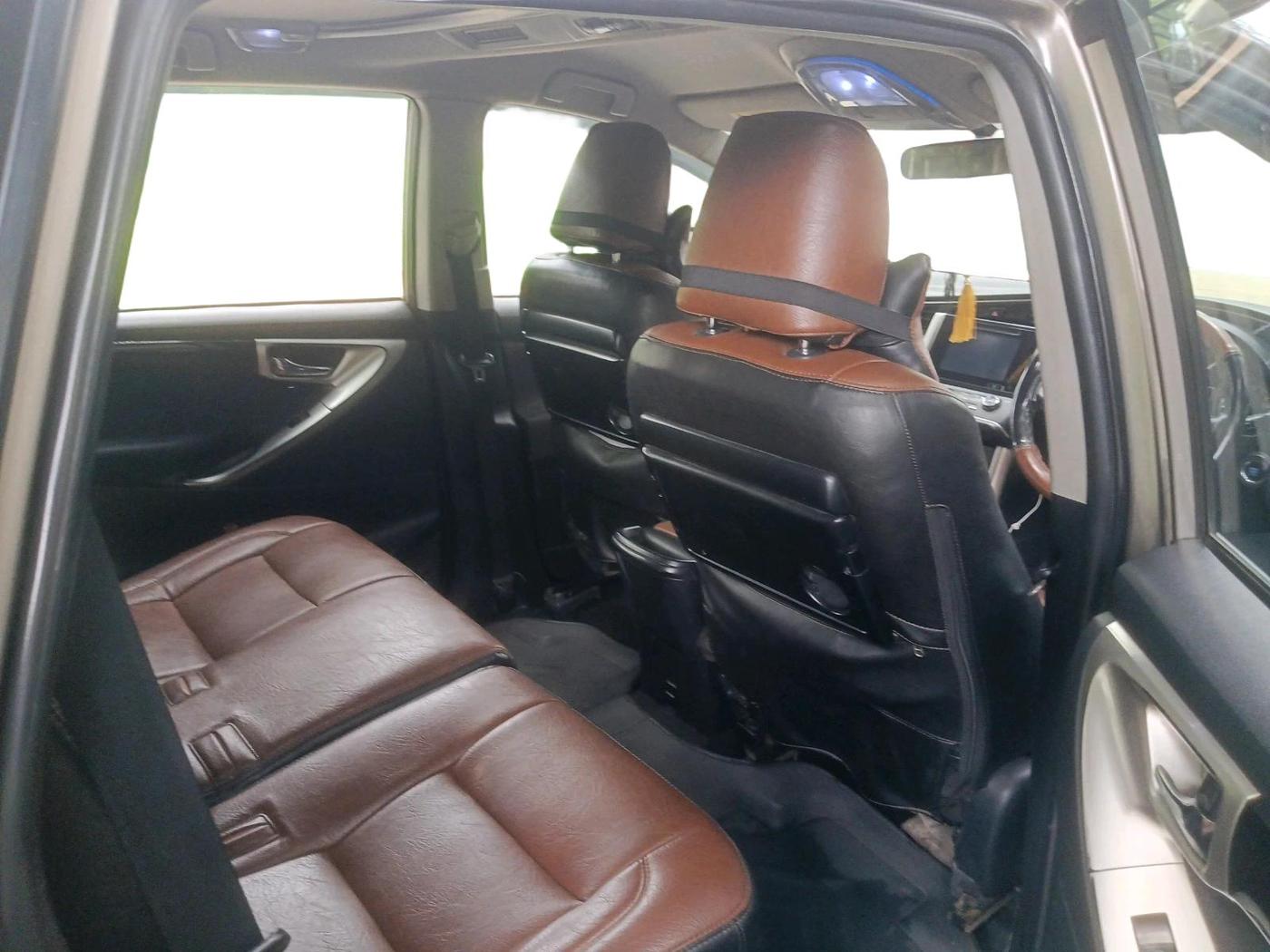 2018 Toyota Innova Crysta 2.4 VX 8 STR, Diesel, Manual, 1,94,331 km, interior