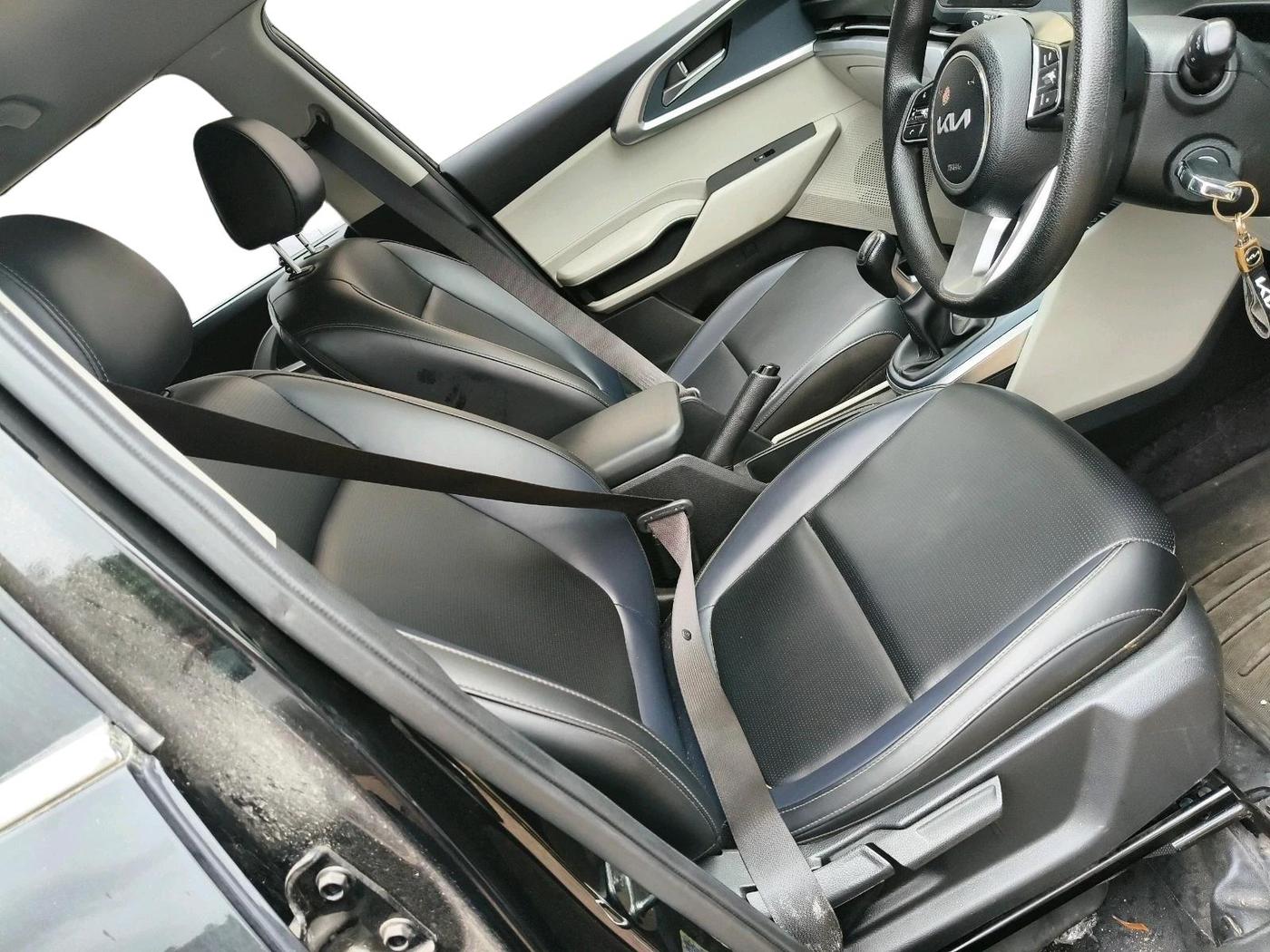 2025 KIA CARENS Premium (O) 1.5 Petrol 7 STR, Petrol, Manual, 39,786 km, interior