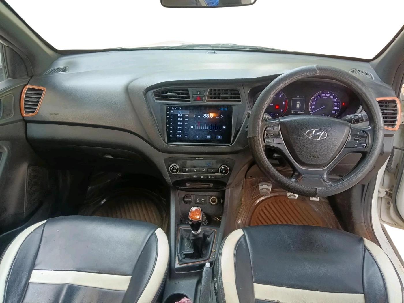 2015 Hyundai i20 Active 1.4 SX, Diesel, Manual, 86,420 km, interior