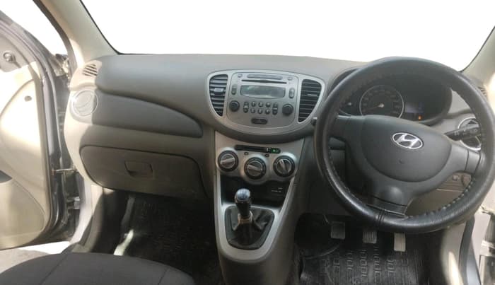 2016 Hyundai i10 SPORTZ 1.1 LPG, Petrol, Manual, 1,13,744 km, interior