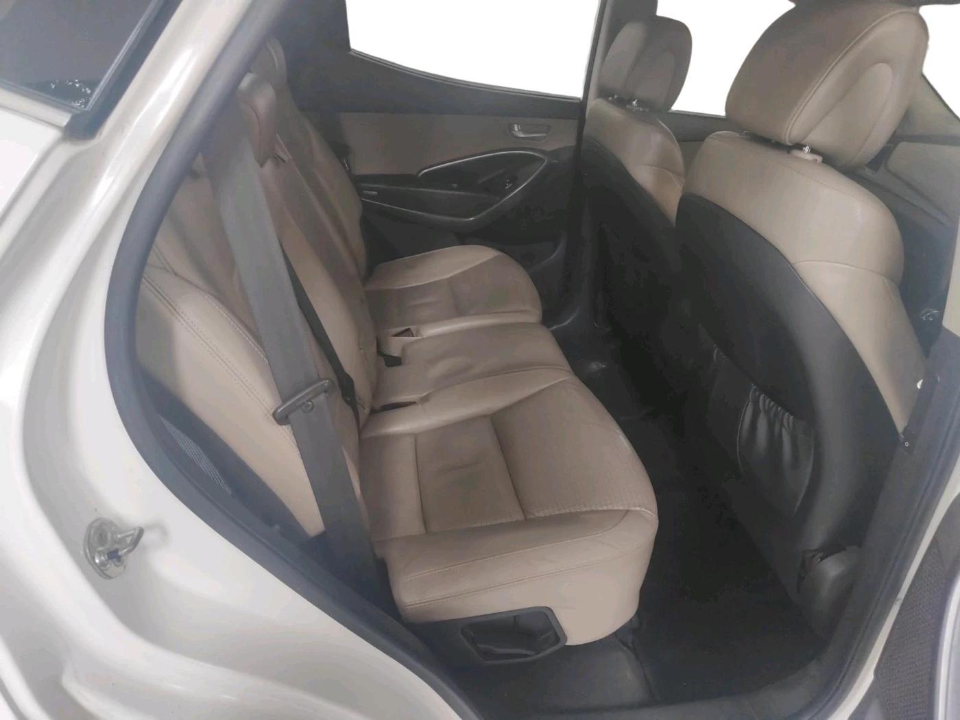 2014 Hyundai Santa Fe 2 WD AT, Diesel, Automatic, 1,89,454 km, interior