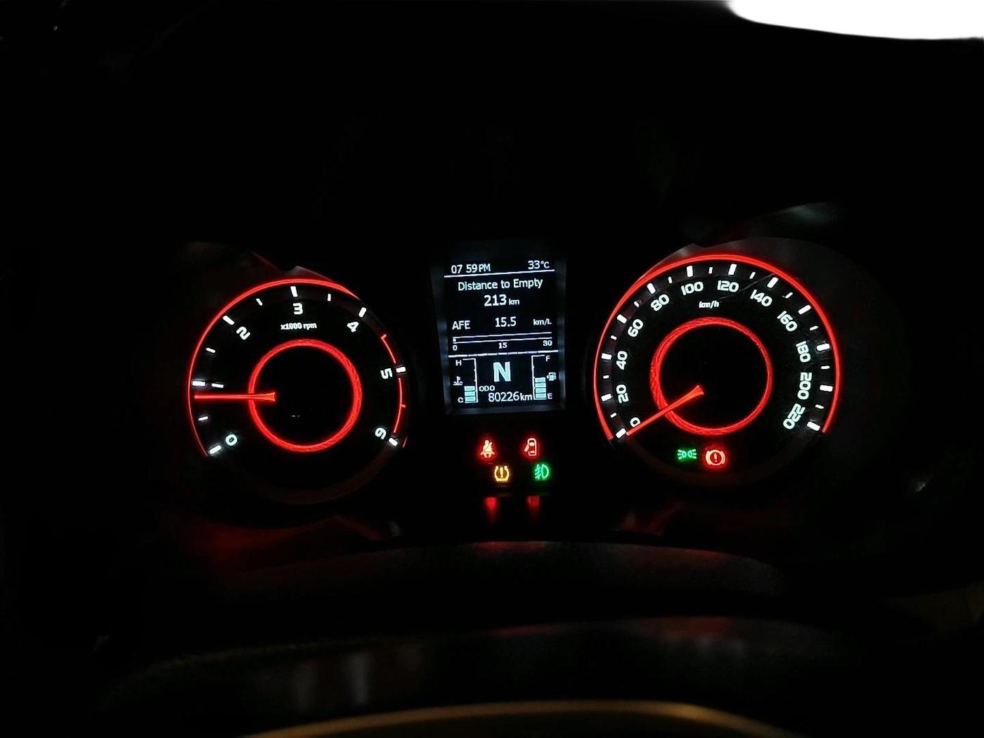 2022 Mahindra XUV300 W8 (O) 1.5 DIESEL, Diesel, Manual, 80,226 km, interior