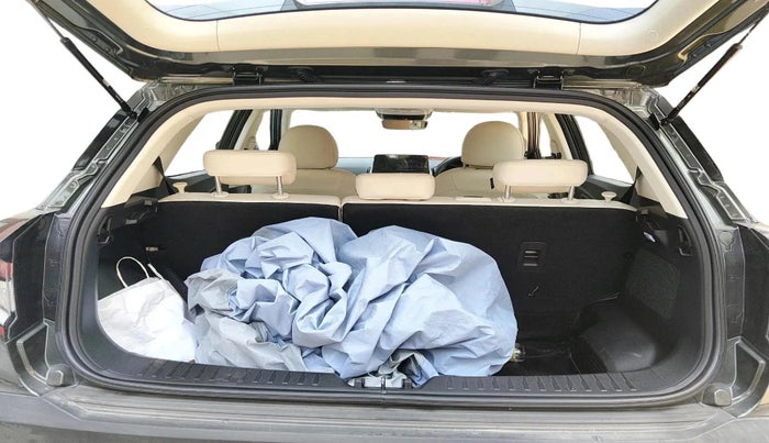 2024 Mahindra XUV 3XO AX7L 1.2 TGDi, Petrol, Manual, 16,641 km, exterior