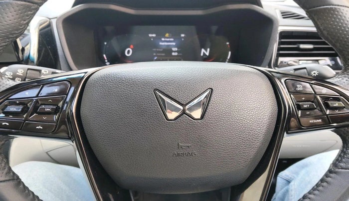 2024 Mahindra XUV 3XO AX7L 1.2 TGDi, Petrol, Manual, 16,641 km, interior