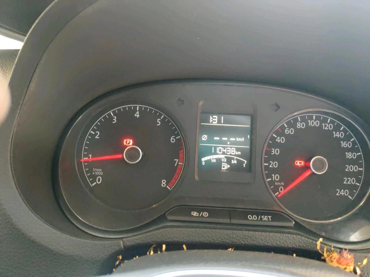 2018 Volkswagen Polo HIGHLINE PLUS 1.2(16 ALLOY, Petrol, Manual, 1,10,438 km, interior