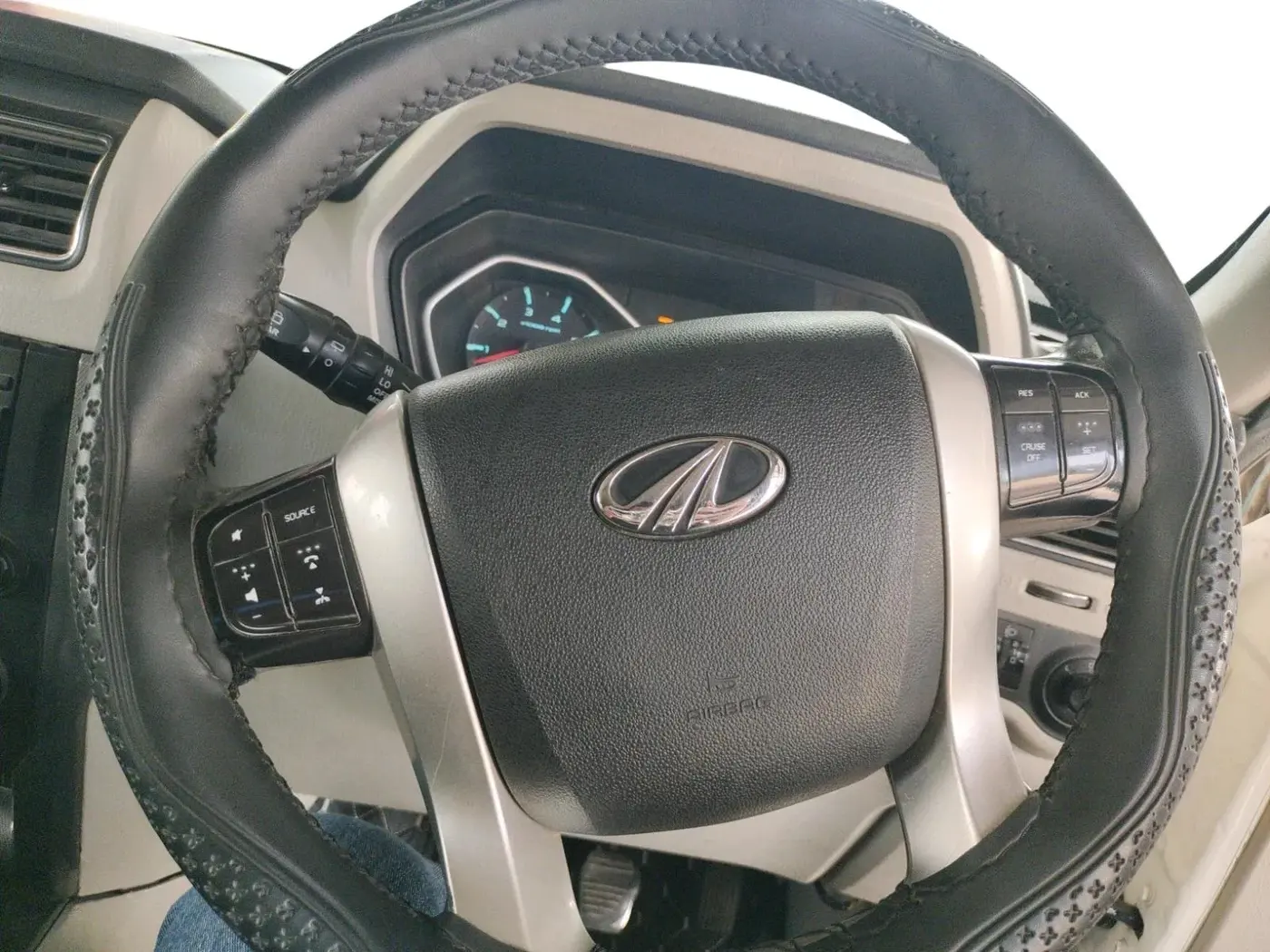 2015 Mahindra Scorpio S2, Diesel, Manual, 89,107 km, interior