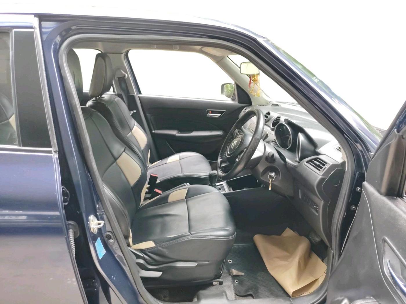 2018 Maruti Swift VXI AMT, Petrol, Automatic, 1,30,888 km, interior