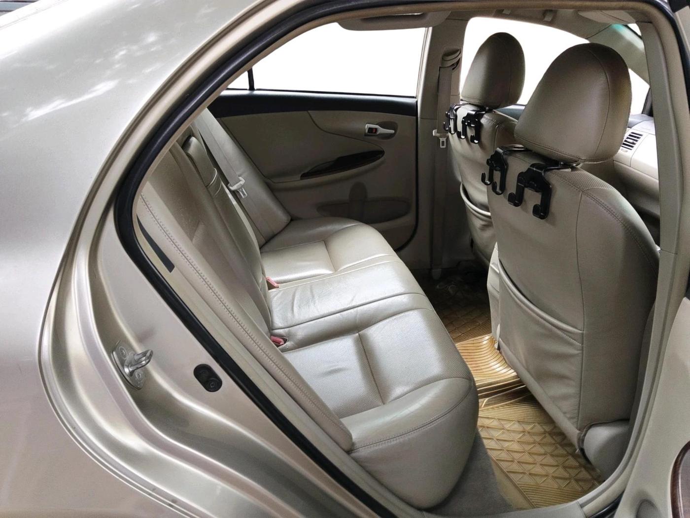 2011 Toyota Corolla Altis G DIESEL, Diesel, Manual, 95,560 km, interior