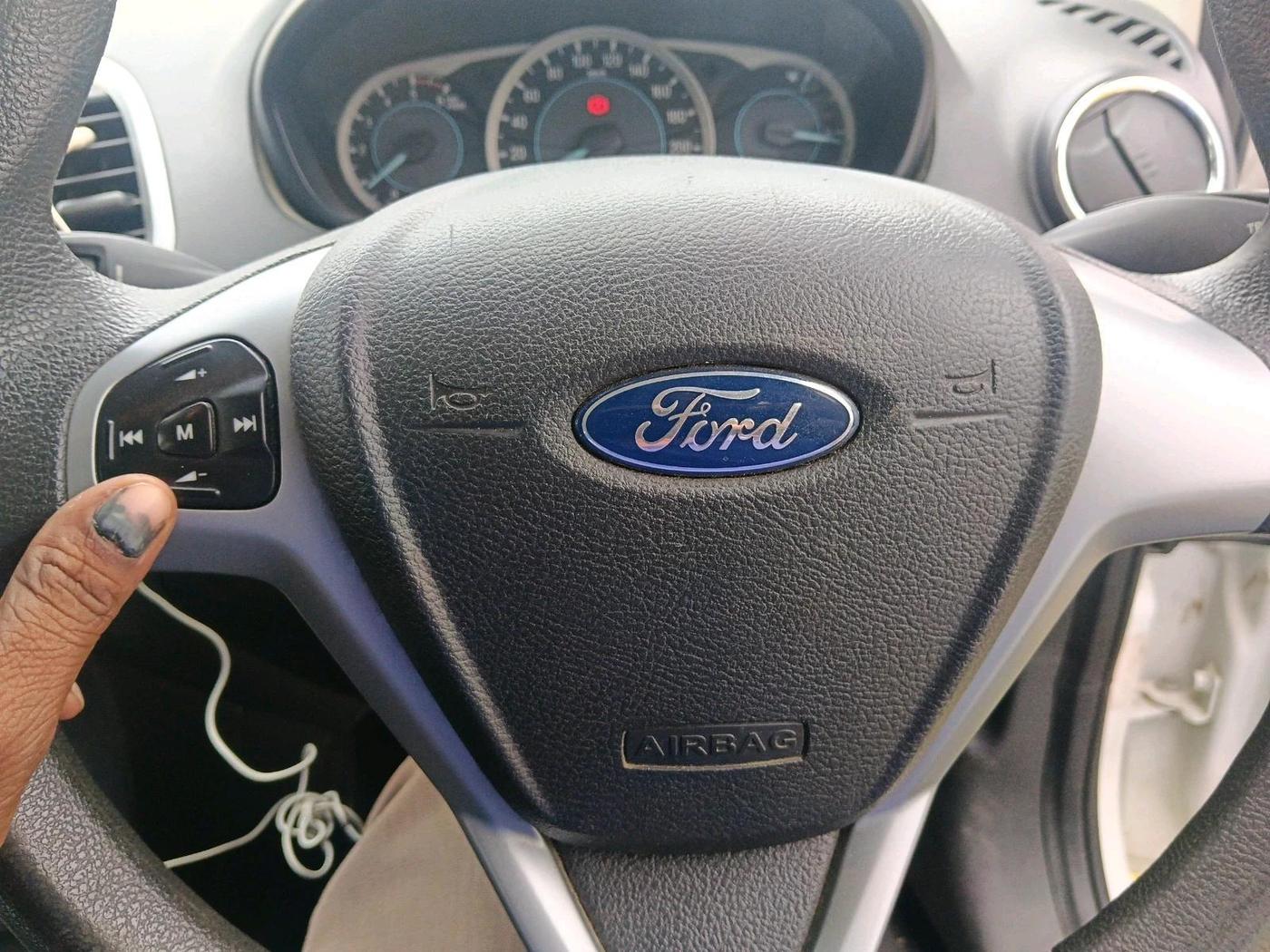 2016 Ford New Figo TITANIUM1.5 DIESEL, Diesel, Manual, 1,27,073 km, interior