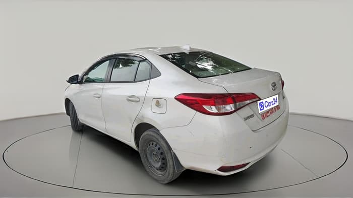 2018 Toyota YARIS G MT, Petrol, Manual, 1,00,726 km, exterior