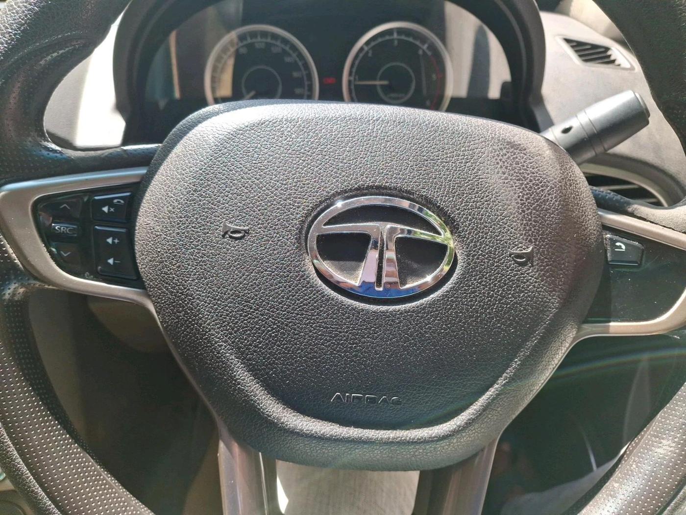 2016 Tata Safari Storme 2.2 VX 4X2, Diesel, Manual, 1,07,957 km, interior