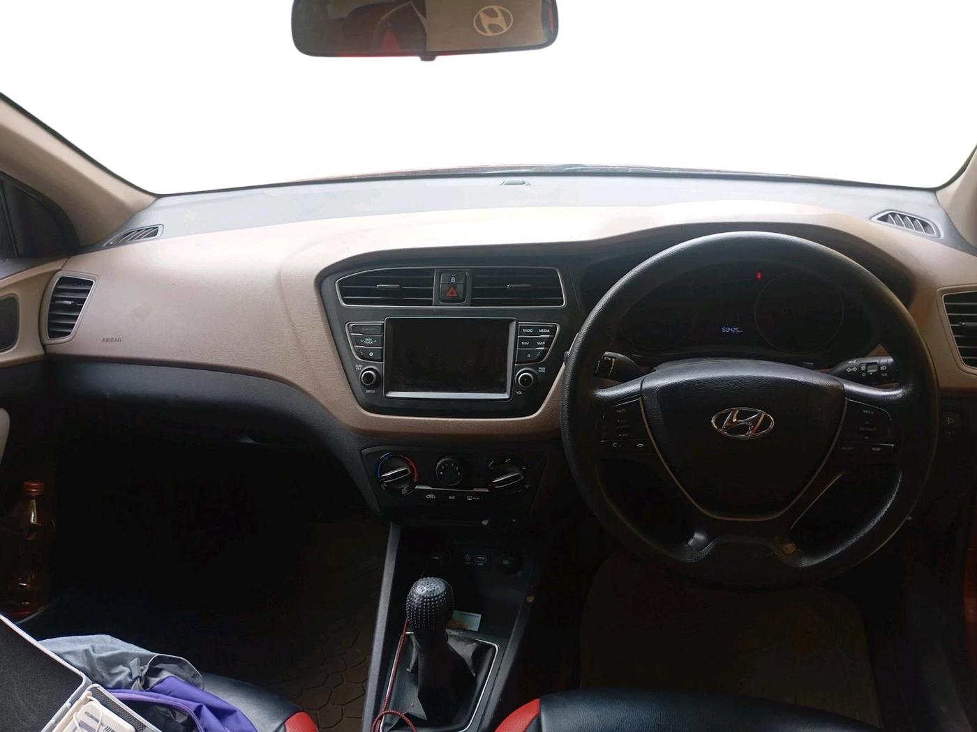 2019 Hyundai Elite i20 SPORTZ PLUS 1.2, Petrol, Manual, 68,425 km, interior