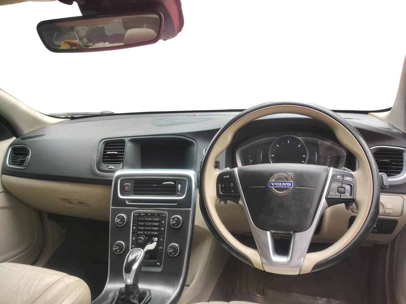 2014 Volvo S60 SUMMUM D5, Diesel, Automatic, 1,20,706 km, interior