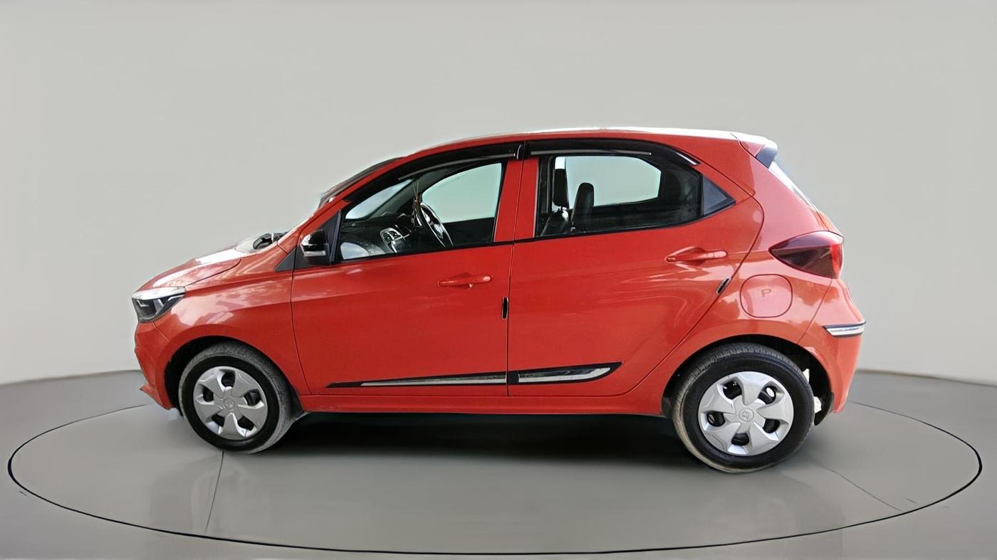 2023 Tata Tiago XT (O) PETROL, Petrol, Manual, 18,023 km, exterior