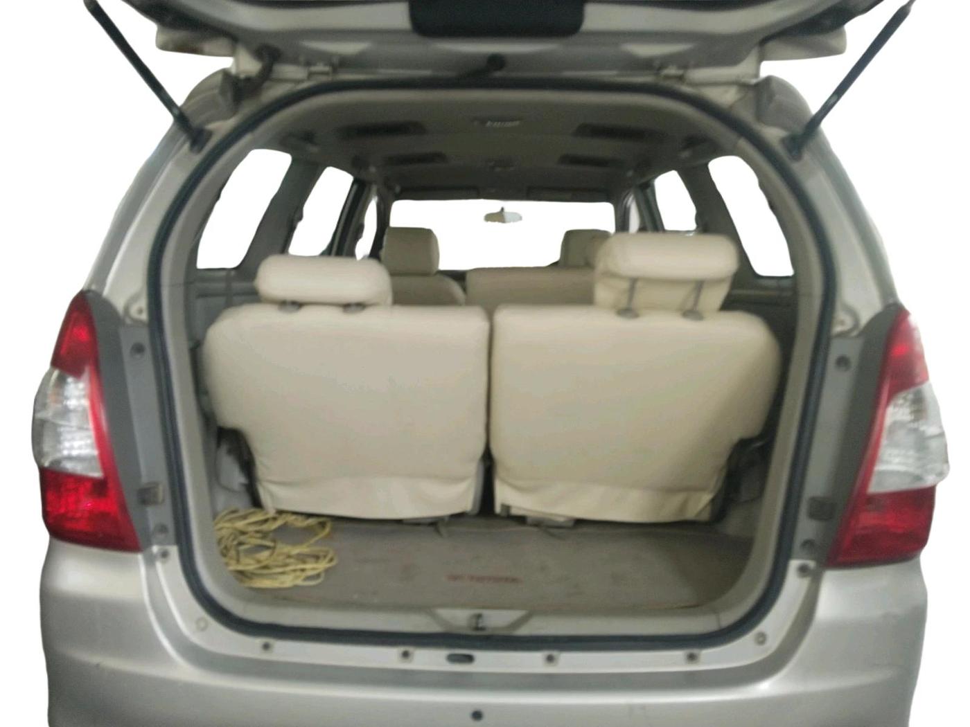 2012 Toyota Innova 2.5 VX 7 STR, Diesel, Manual, 1,57,094 km, exterior