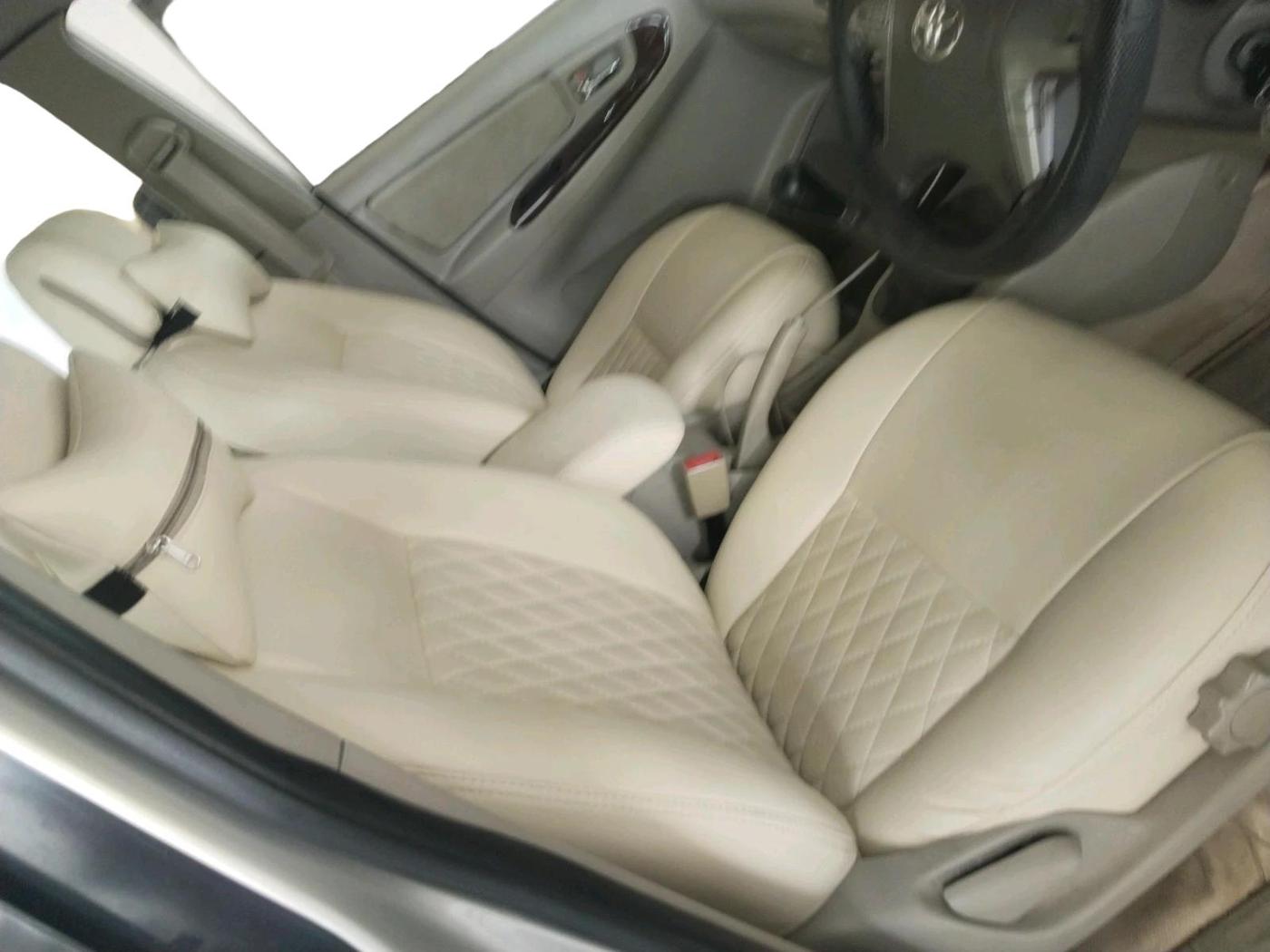 2012 Toyota Innova 2.5 VX 7 STR, Diesel, Manual, 1,57,094 km, interior