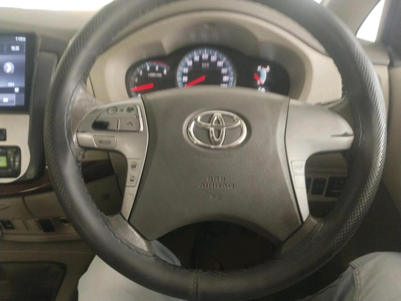 2012 Toyota Innova 2.5 VX 7 STR, Diesel, Manual, 1,57,094 km, interior