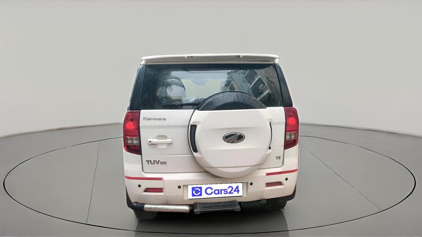 2017 Mahindra TUV300 T8, Diesel, Manual, 1,38,707 km, exterior