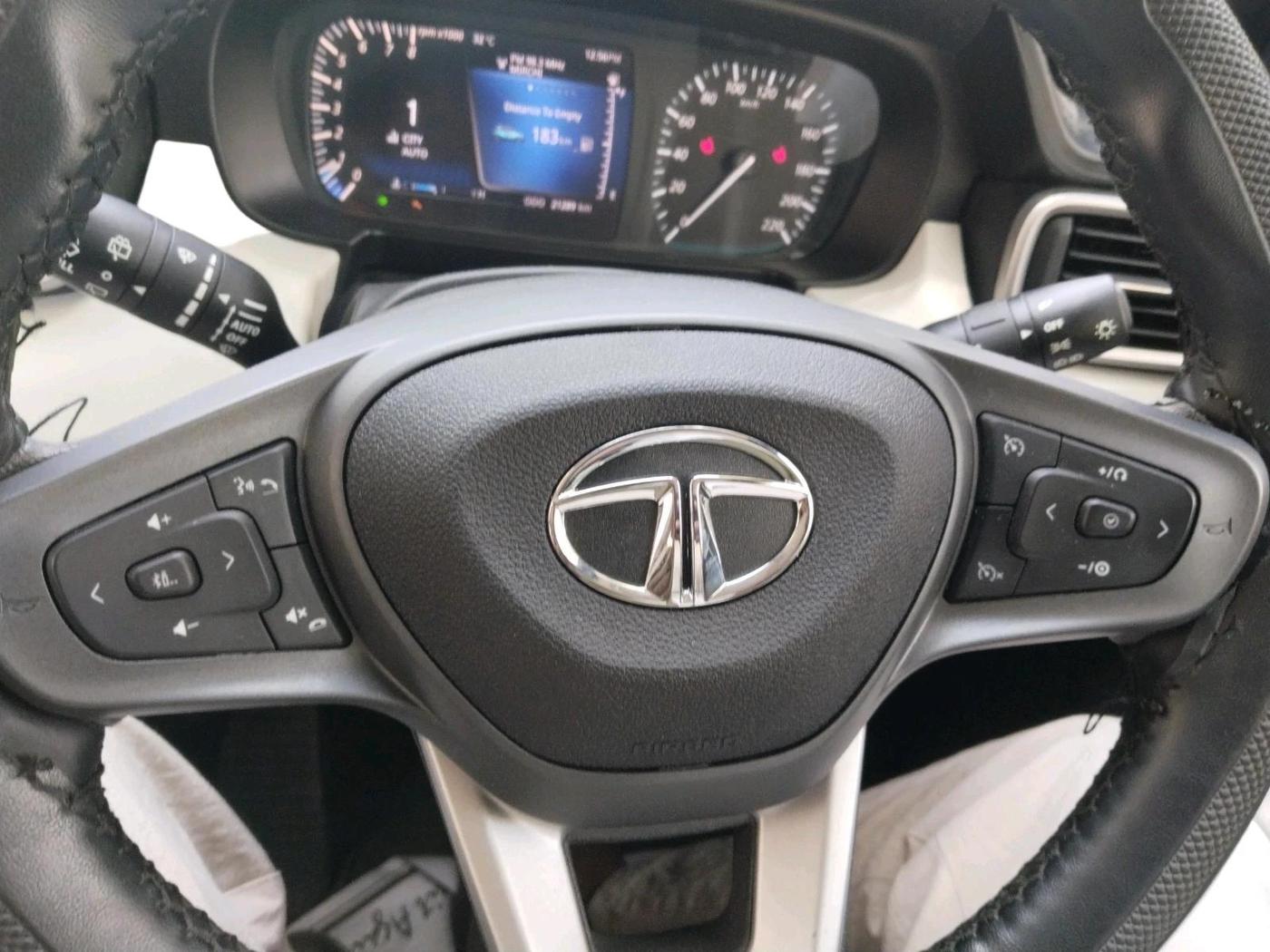 2022 Tata PUNCH CREATIVE  AMT, Petrol, Automatic, 21,289 km, interior