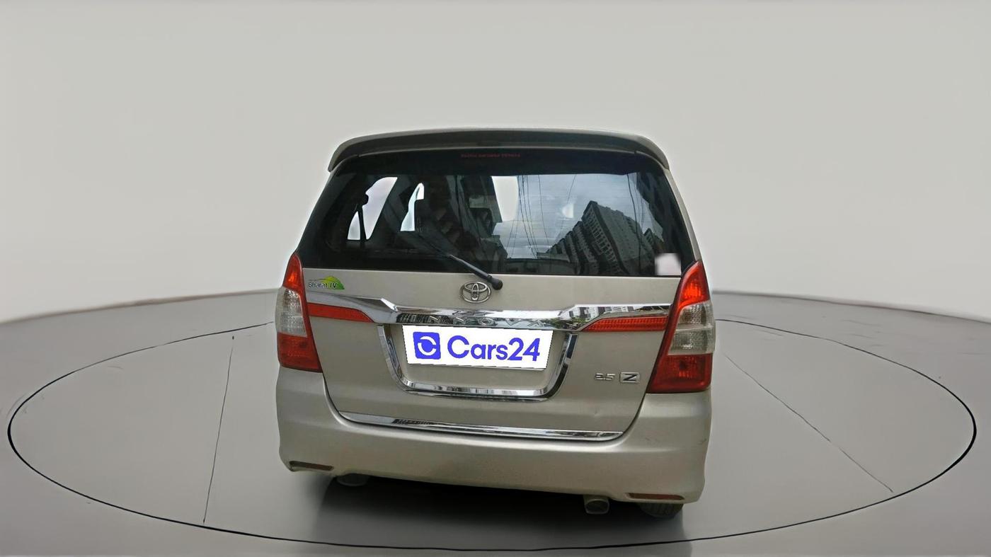 2014 Toyota Innova 2.5 ZX 7 STR, Diesel, Manual, 1,53,562 km, exterior