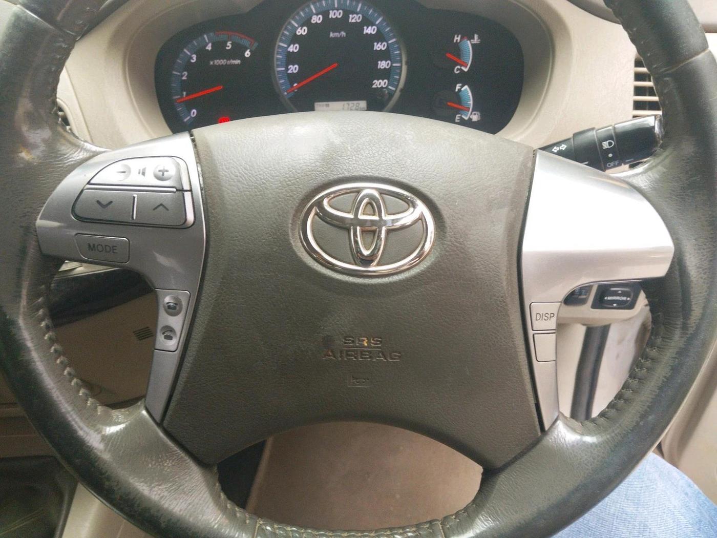 2014 Toyota Innova 2.5 ZX 7 STR, Diesel, Manual, 1,53,562 km, interior