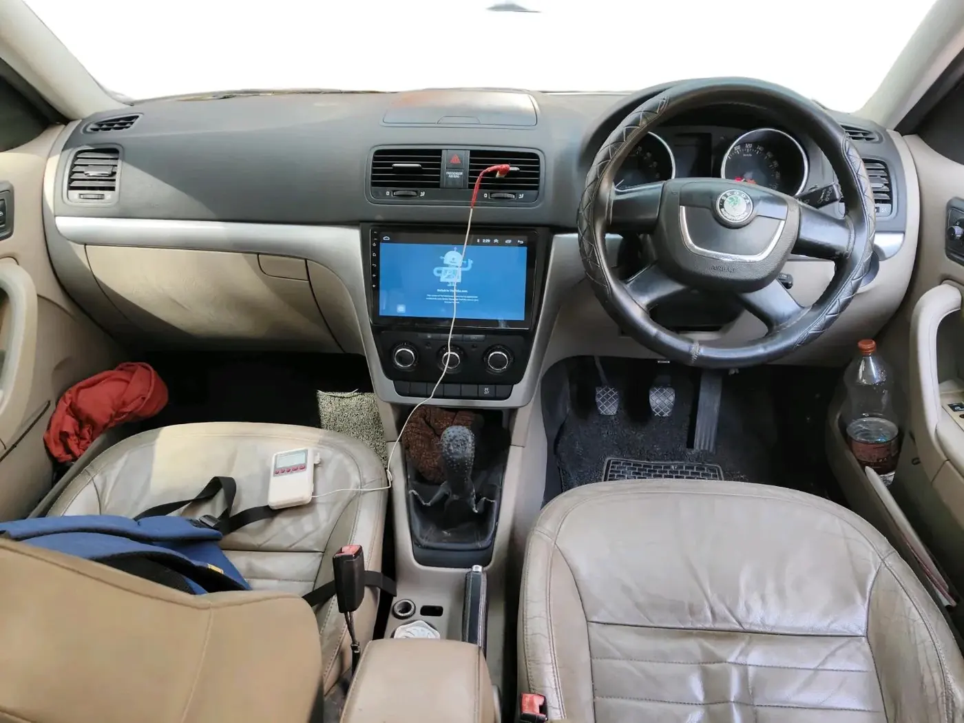 2012 Skoda Yeti AMBITION 2.0 TDI CR 4X2, Diesel, Manual, 1,78,699 km, interior