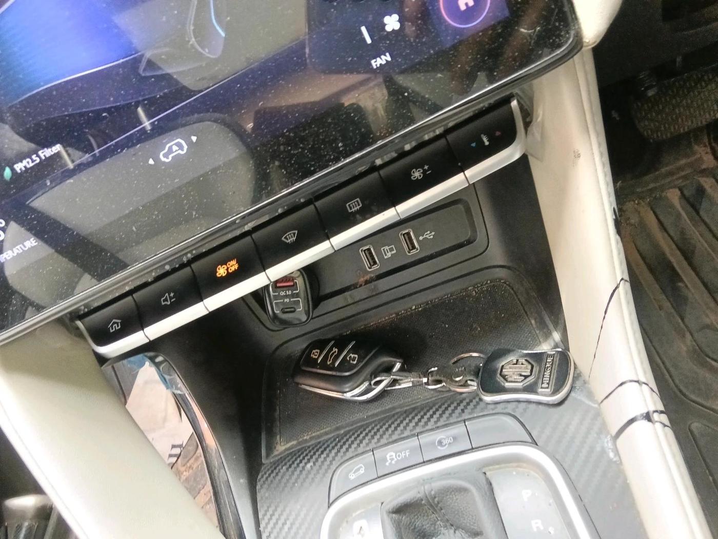 2022 MG ASTOR SHARP 1.5 CVT, Petrol, Automatic, 47,437 km, interior