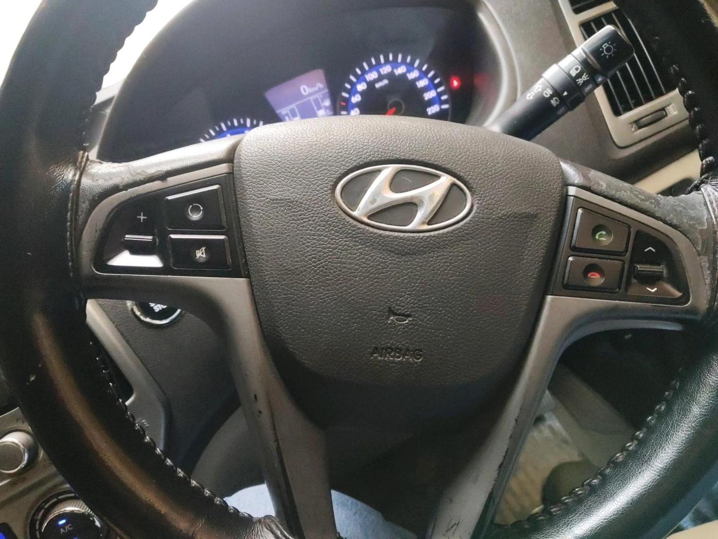 2013 Hyundai i20 ASTA 1.2, Petrol, Manual, 1,39,234 km, interior