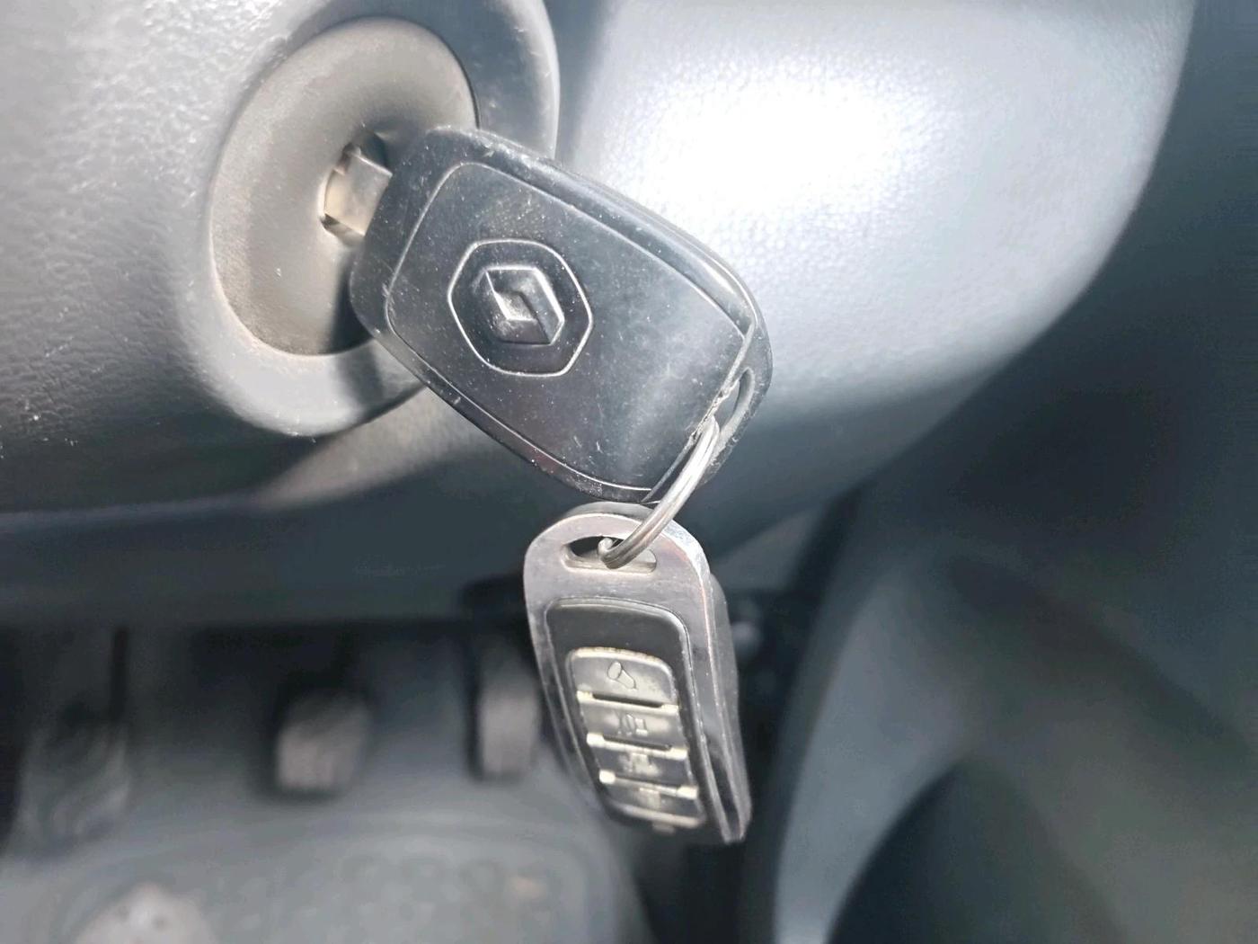 2015 Renault Kwid RXL, Petrol, Manual, 89,395 km, interior