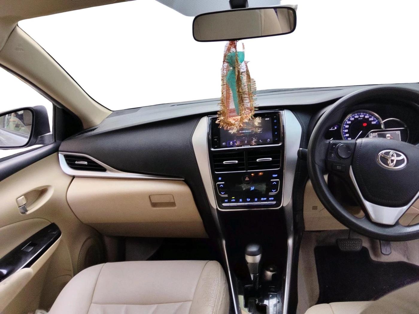 2018 Toyota YARIS G CVT, Petrol, Automatic, 1,67,260 km, interior