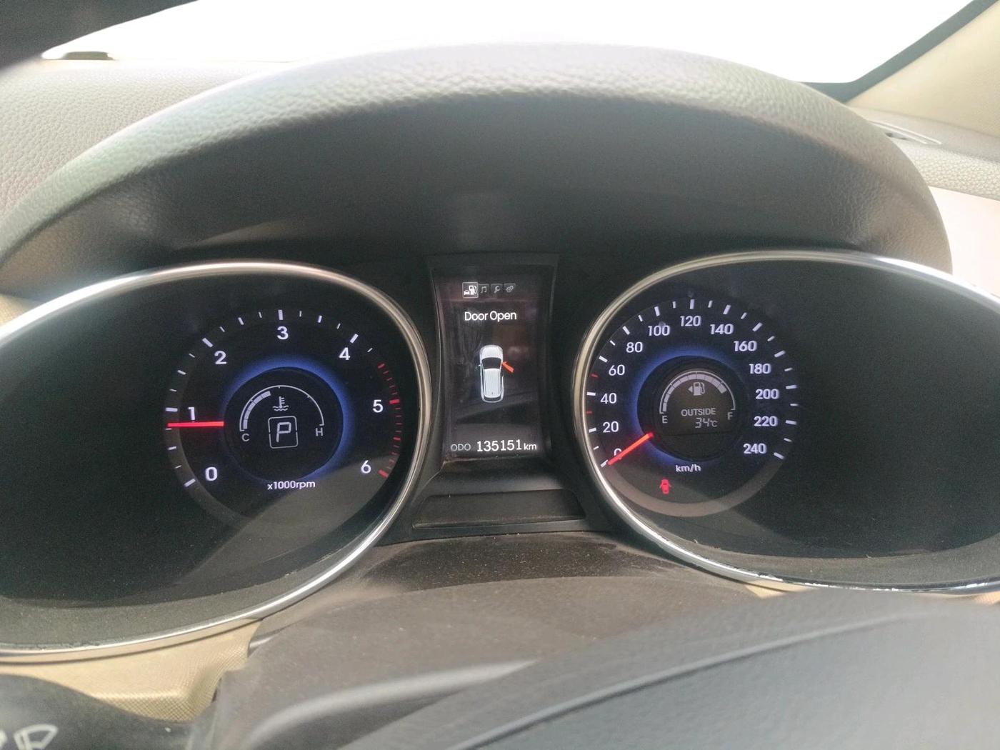 2014 Hyundai Santa Fe 4 WD AT, Diesel, Automatic, 1,35,151 km, interior