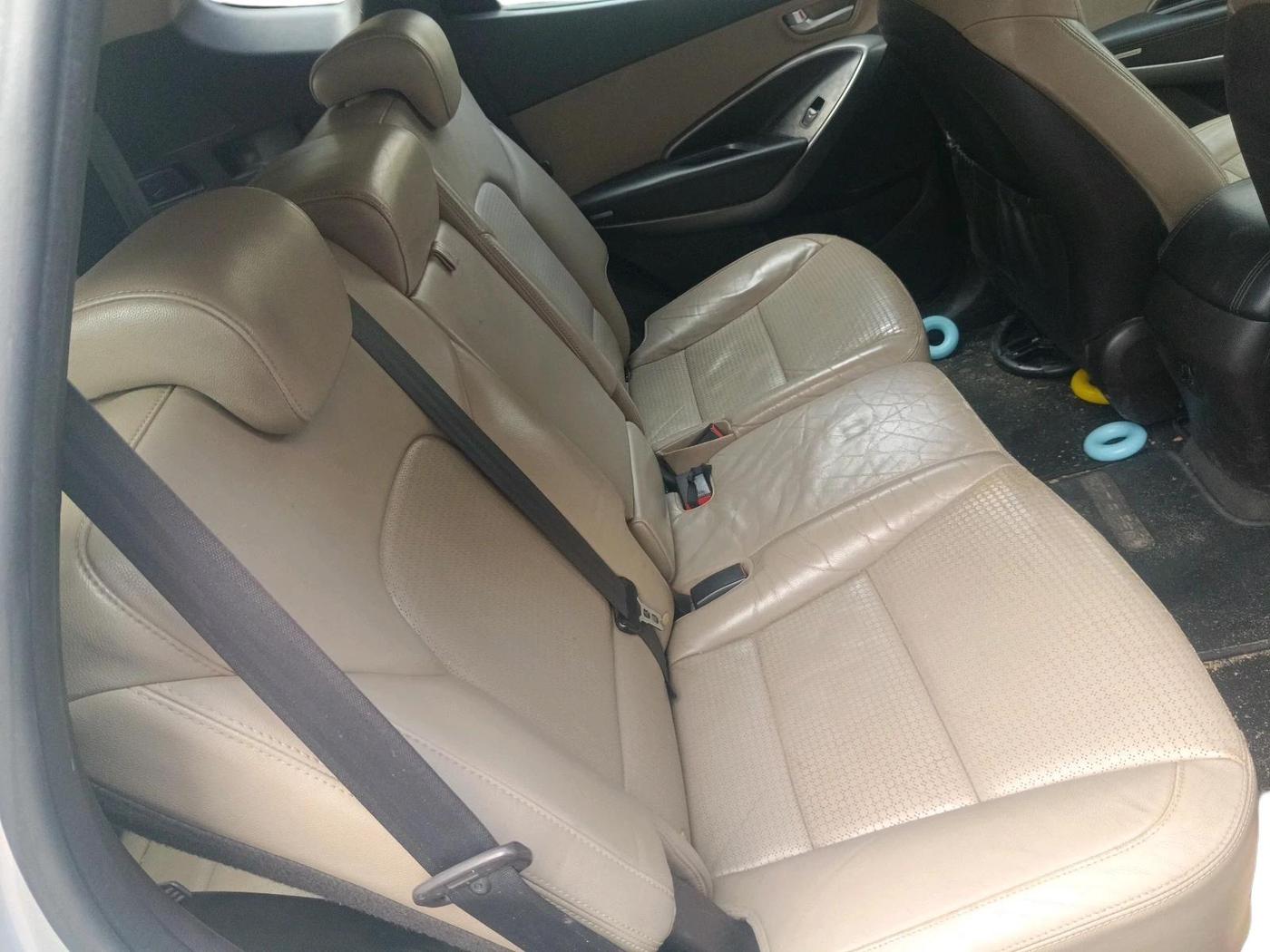 2014 Hyundai Santa Fe 4 WD AT, Diesel, Automatic, 1,35,151 km, interior