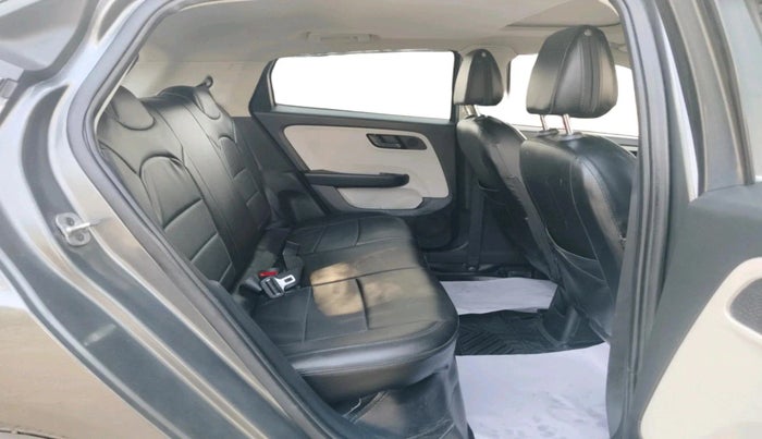 2024 Tata ALTROZ XM PLUS SUNROOF, Petrol, Manual, 18,858 km, interior