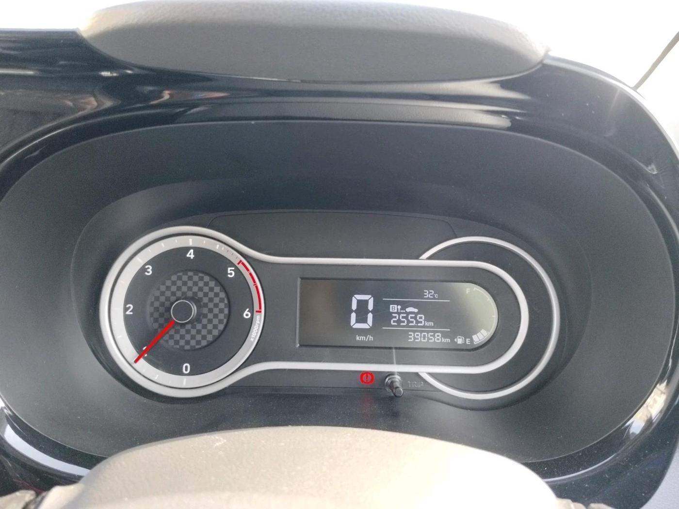 2022 Hyundai GRAND I10 NIOS SPORTZ U2 1.2 CRDI, Diesel, Manual, 39,058 km, interior