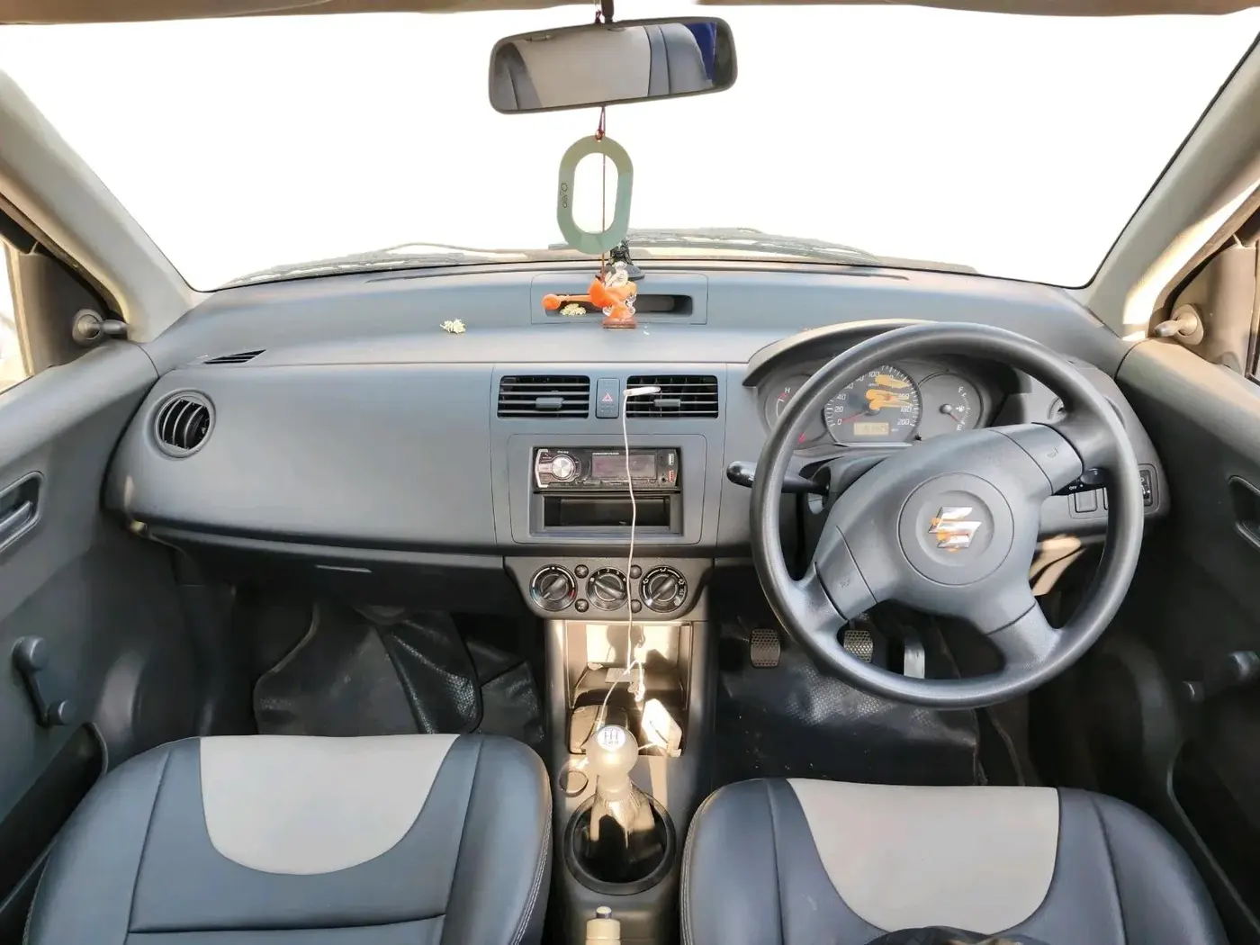 2005 Maruti Swift LXI 1.3, Petrol, Manual, 81,425 km, interior