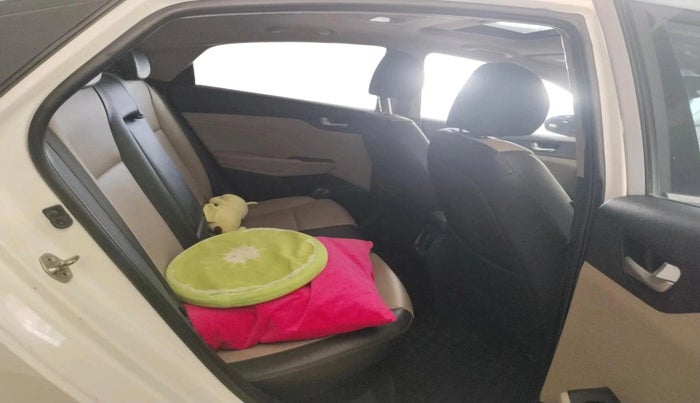 2018 Hyundai Verna 1.6 SX (O) CRDI MT, Diesel, Manual, 1,50,681 km, interior