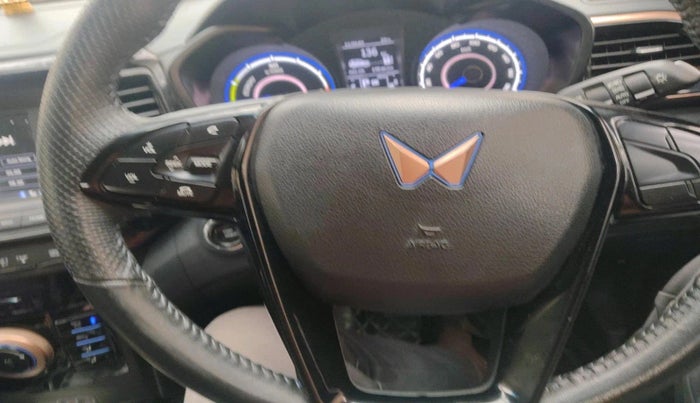 2023 Mahindra XUV400 EL 7.2 KW, Electric, Automatic, 1,09,521 km, interior