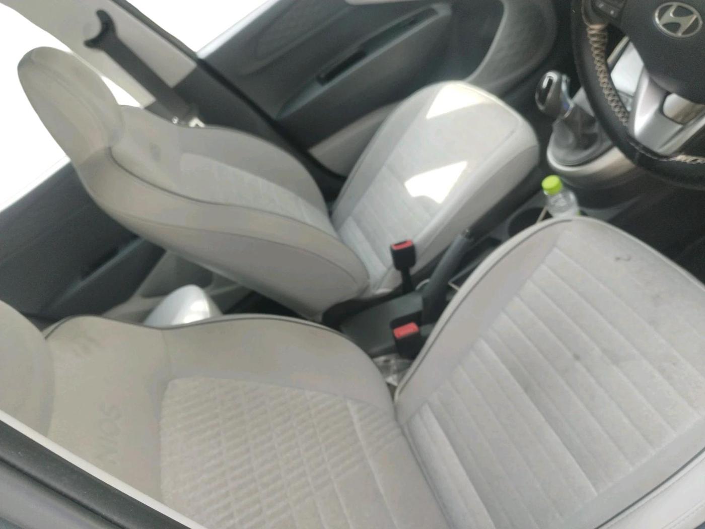 2023 Hyundai GRAND I10 NIOS SPORTZ AMT 1.2 KAPPA VTVT, Petrol, Automatic, 11,964 km, interior