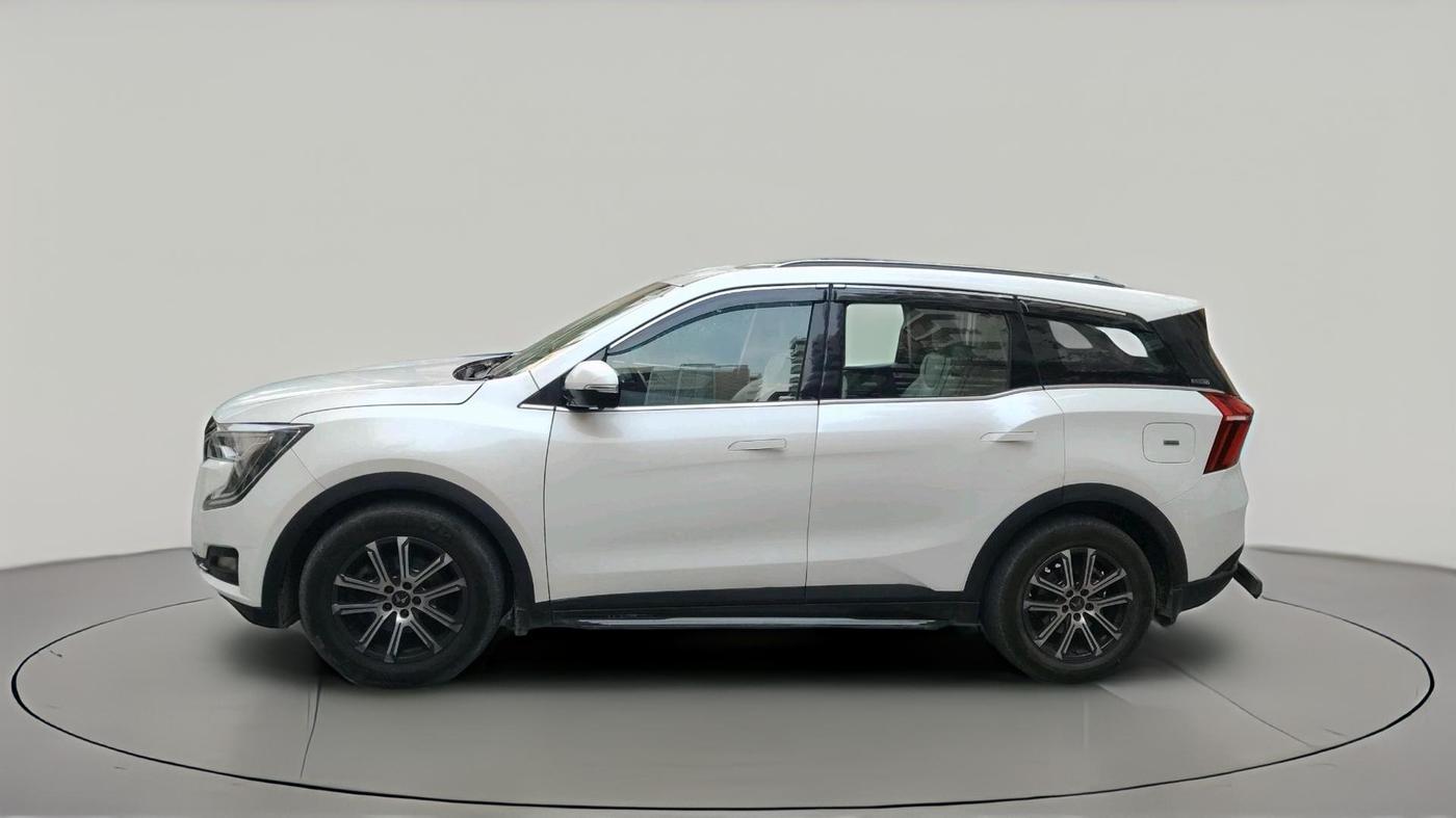 2023 Mahindra XUV700 AX 7 LUXURY P AT 7 STR, Petrol, Automatic, 51,500 km, exterior