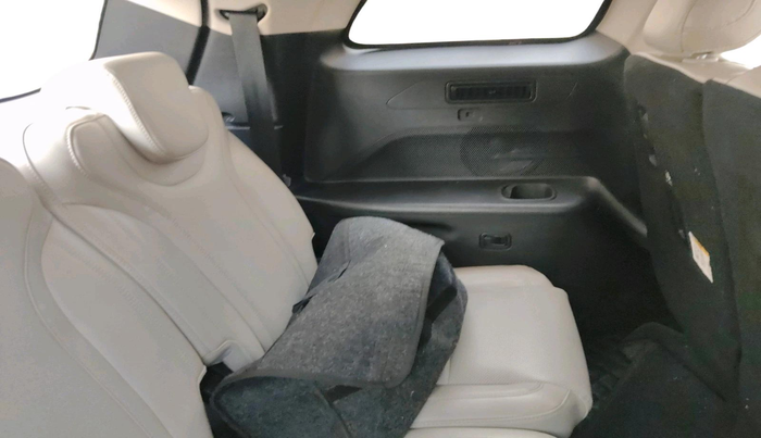 2023 Mahindra XUV700 AX 7 LUXURY P AT 7 STR, Petrol, Automatic, 50,439 km, interior
