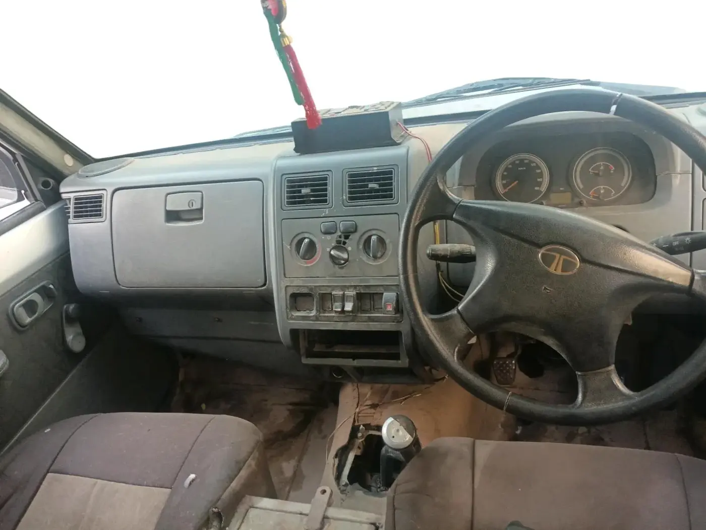 2010 Tata Sumo VICTA DI LX, Diesel, Manual, 1,73,420 km, interior
