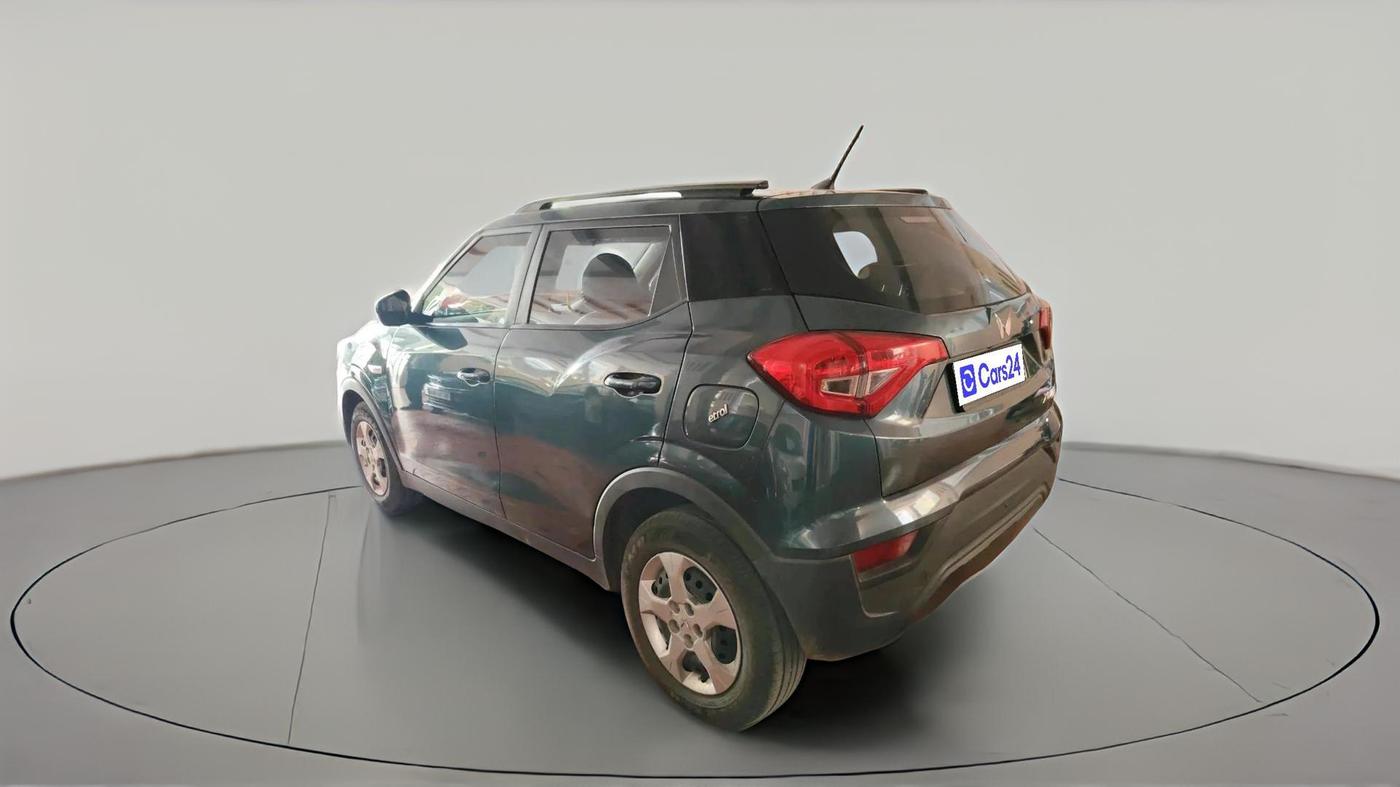 2023 Mahindra XUV300 W6 1.2 PETROL, Petrol, Manual, 28,442 km, exterior