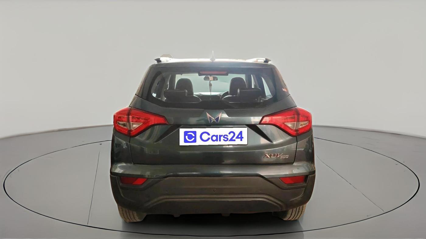 2023 Mahindra XUV300 W6 1.2 PETROL, Petrol, Manual, 28,442 km, exterior