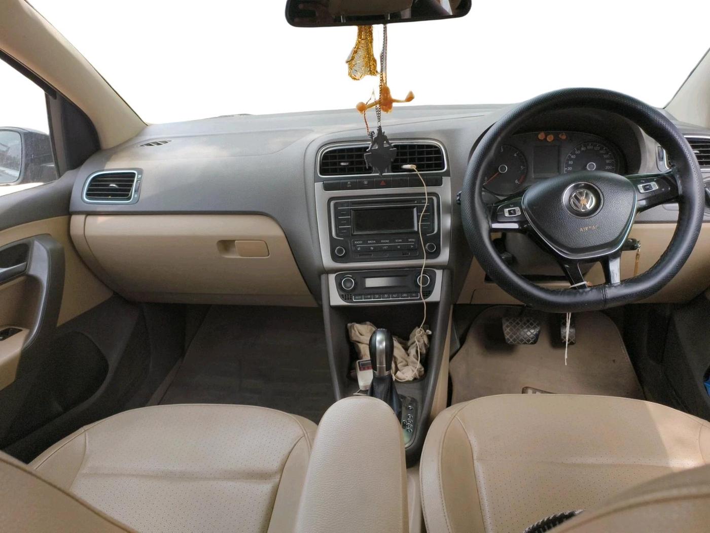 2016 Volkswagen Vento HIGHLINE 1.5 AT, Diesel, Automatic, 1,26,703 km, interior