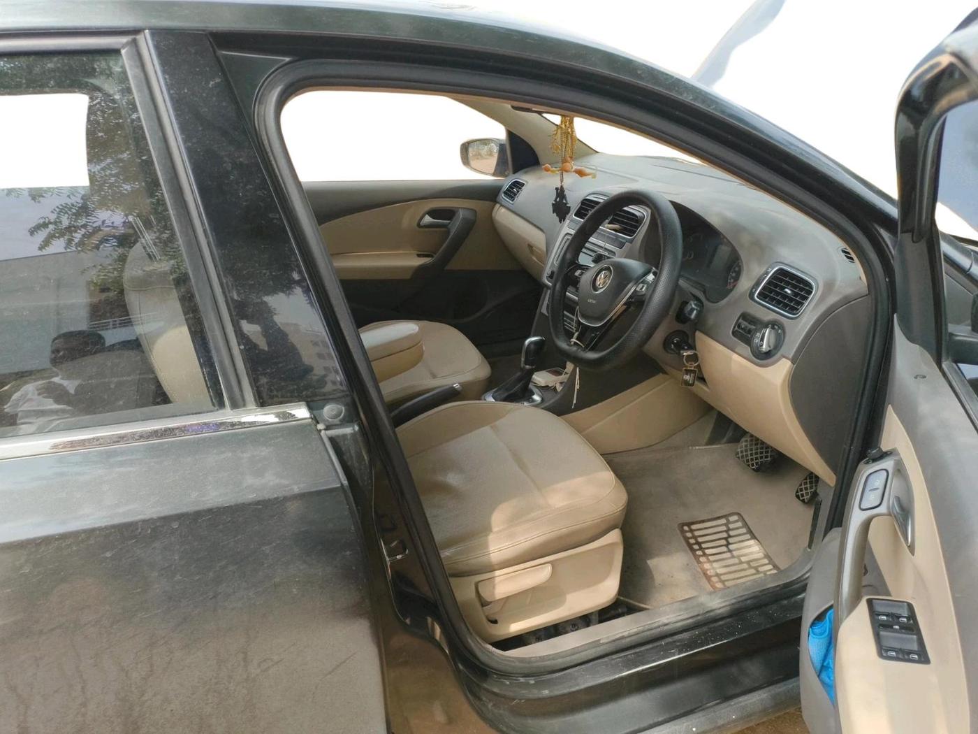 2016 Volkswagen Vento HIGHLINE 1.5 AT, Diesel, Automatic, 1,26,703 km, interior