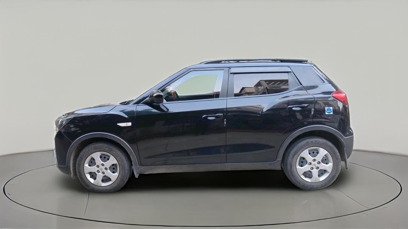 2023 Mahindra XUV300 W6 1.5 Diesel, Diesel, Manual, 40,200 km, exterior
