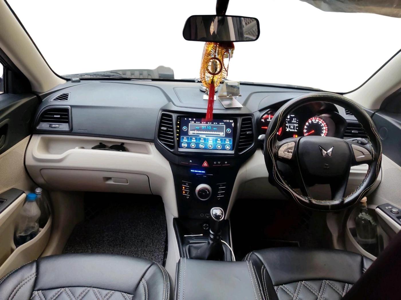 2023 Mahindra XUV300 W6 1.5 Diesel, Diesel, Manual, 40,200 km, interior
